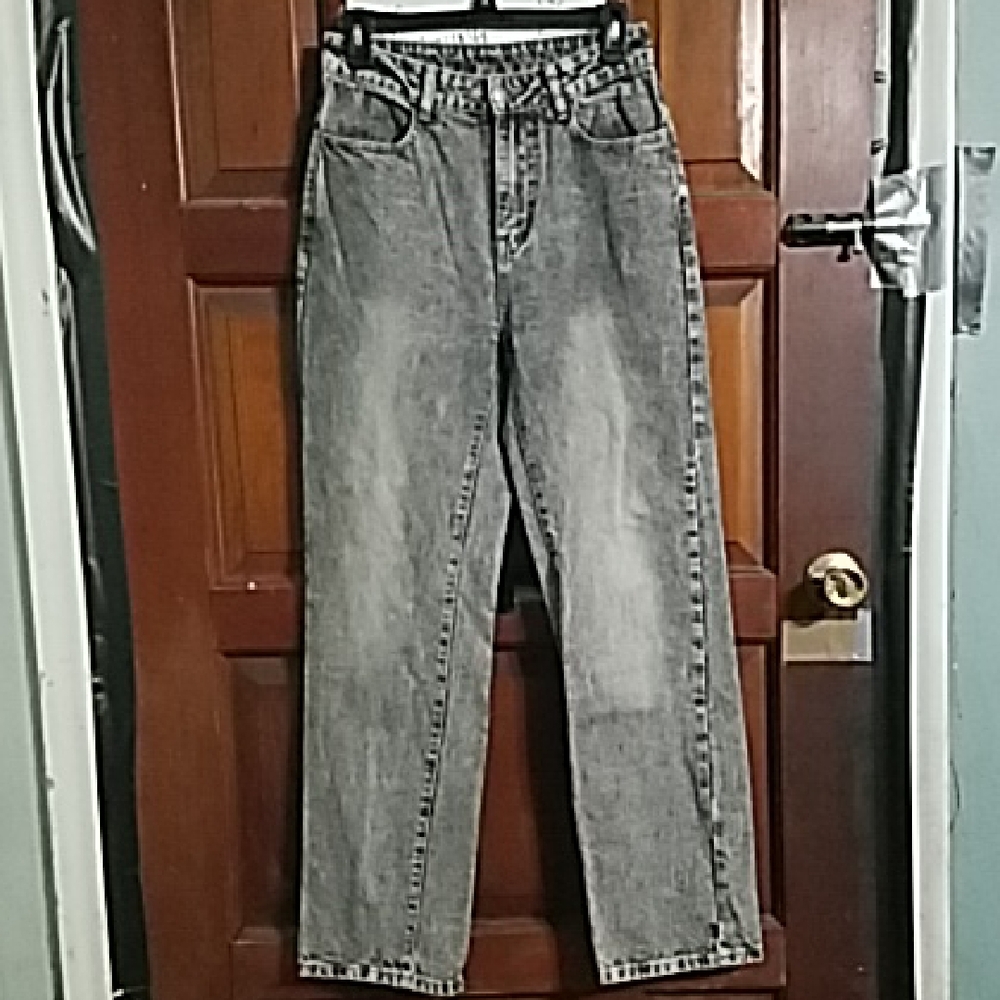 Le Lis Women's Gray And White High Waisted Straight leg Jeans, Size: Small/26